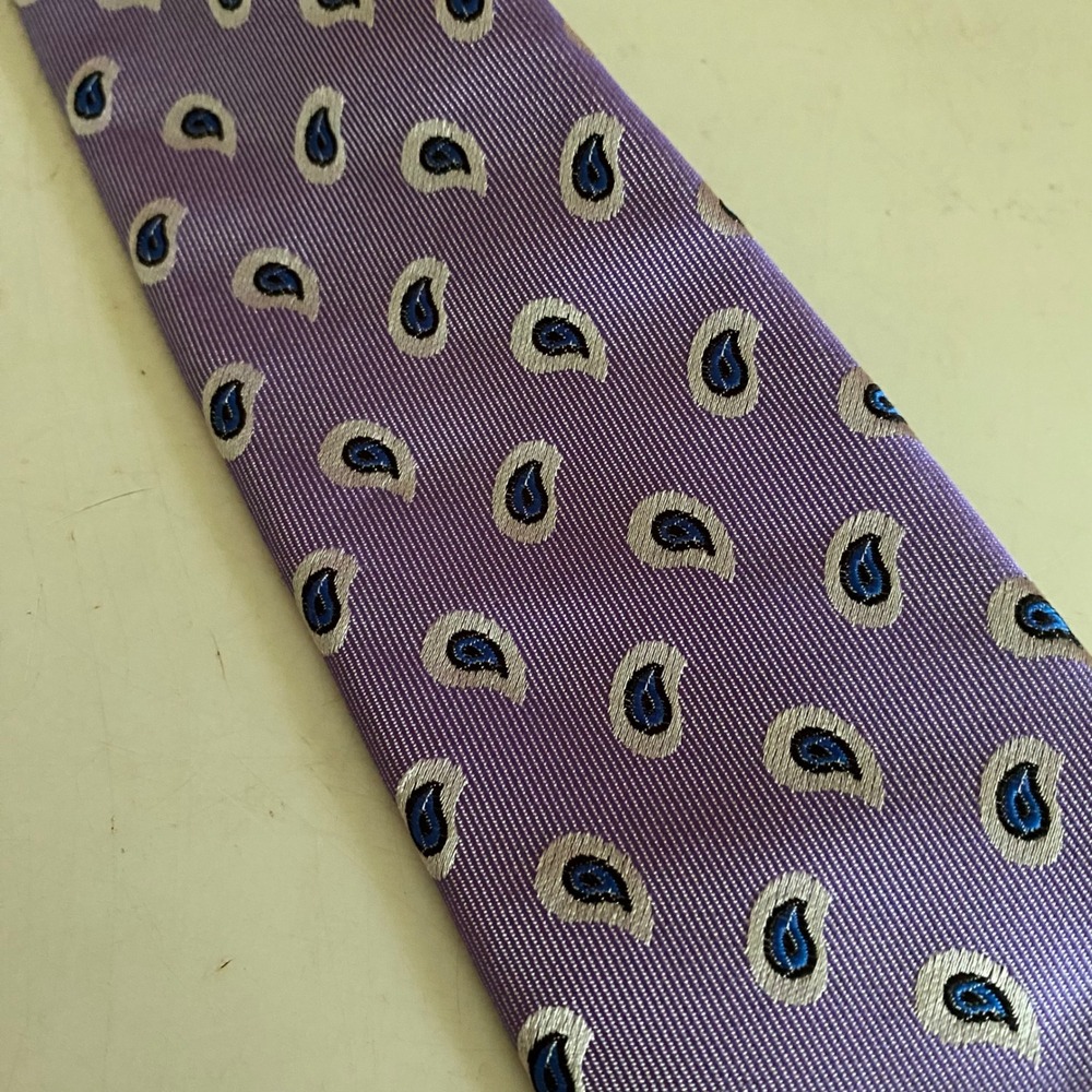 Lauren Ralph Lauren Men's Tie Lavender Purple Blue Silver Paisley Necktie